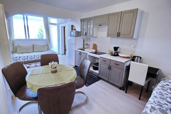 Апартаменты Dragana - App A2+2 H